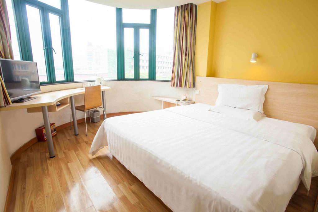 7Days Inn Changsha Xiangjiazhong Road Kaifu Temple Стая снимка